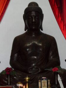 Buda no Templo do Hotel Japonês, Rajgir