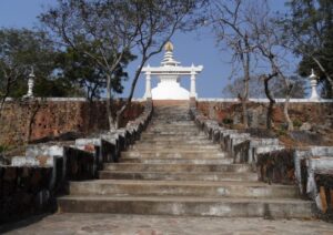 Vishwa Shanti Stupa no Monte Gridhrakuta (Pico do Abutre), Rajgir