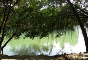 Lago de mosteiro Tailandês, Sravasti