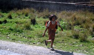 Criança a correr, Índia