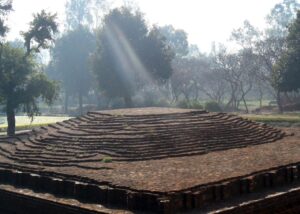 Ruínas no Templo do Parinirvana, Kushinagar