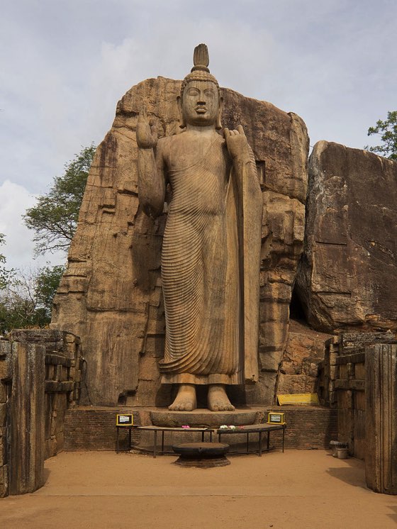Estátua do Buda de Avukana | Sri Lanka