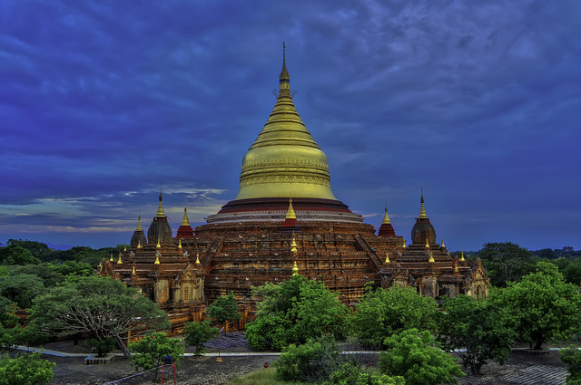 Stupa - Pagoda - Budista
